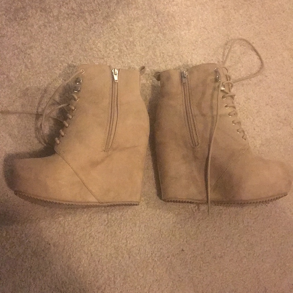 Shoes - Picture 2 of 3